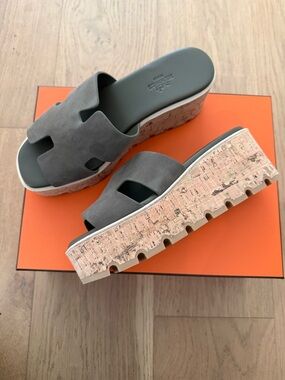 Hermes Eze 30 Sandals in green suede size 8